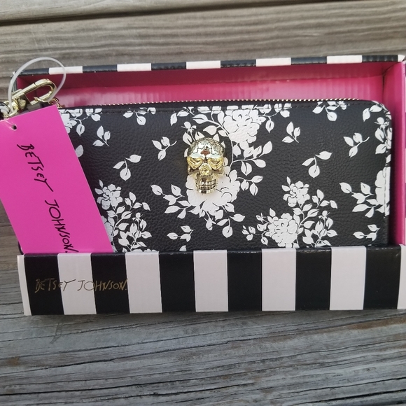 Rare, Betsey Johnson, Black & White, Wristlet Wallet - Picture 4 of 5